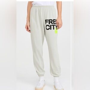 freecity Light joggers in stardust